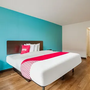 https://motel-6-st-louis-airport.saint-louishotels.com