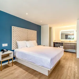 Hotel Trend At Lax Airport